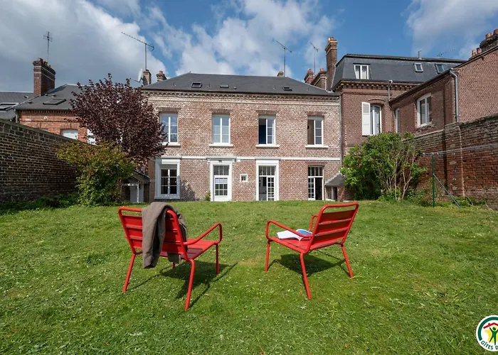 Chez Hortense Bed & Breakfast 3*